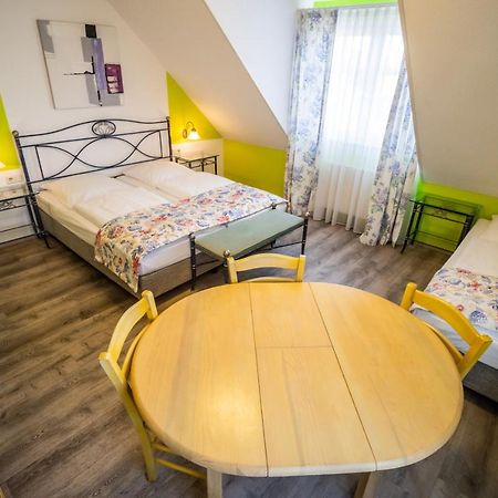 Hotel Gasthof Roessle Weingarten  Eksteriør billede