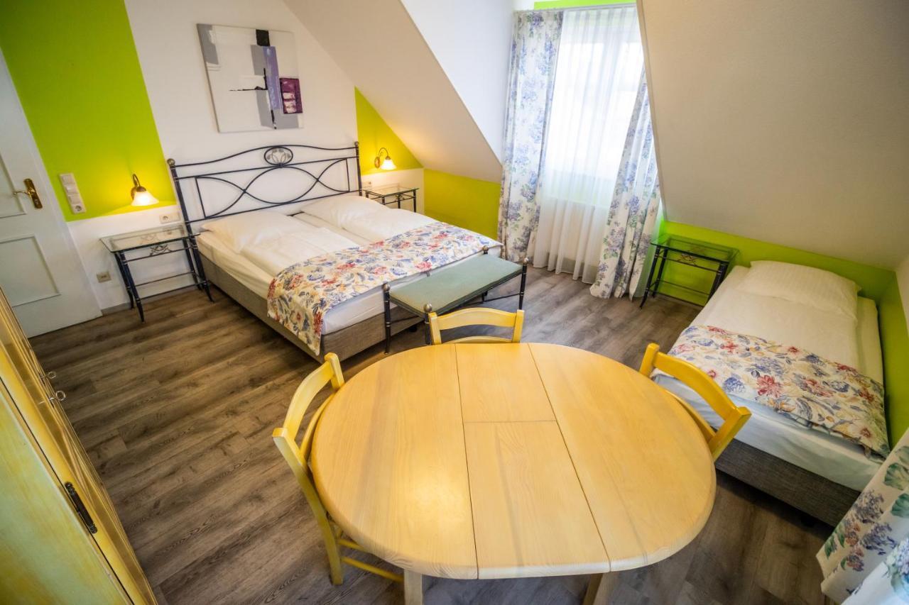 Hotel Gasthof Roessle Weingarten  Eksteriør billede