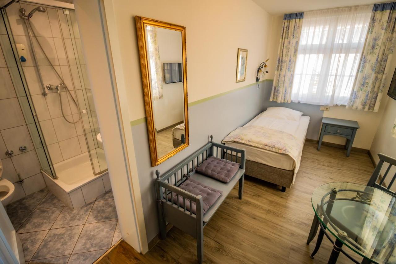 Hotel Gasthof Roessle Weingarten  Eksteriør billede